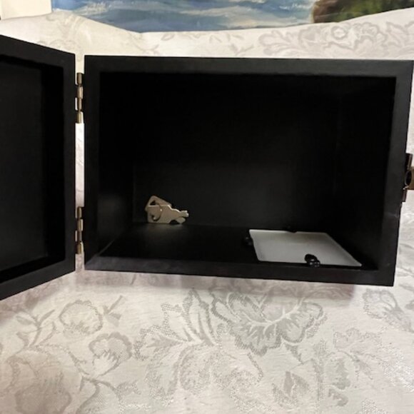 Pet Memorial Wooden Urn or Keepsake Box, Photo Space, Clasp Top, Printed Saying - Picture 4 of 6